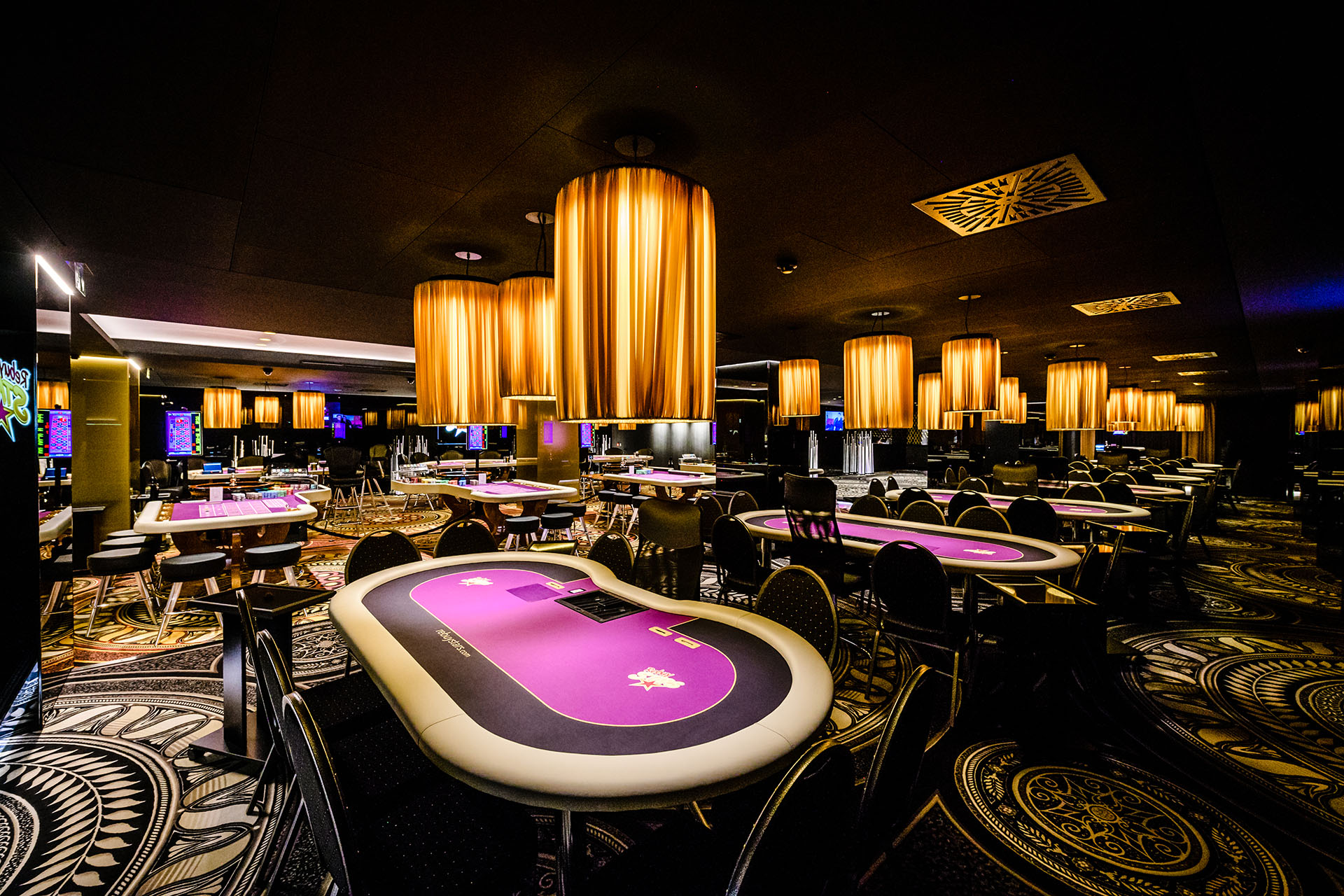wonderland casino